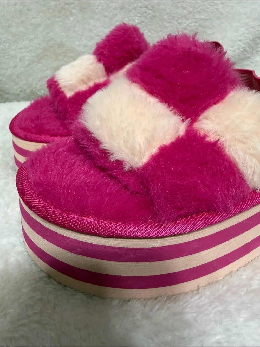 Mudd Platform Slide Sandals Pink White Checkered Faux Fur Fuzzy Striped Size 8.5
